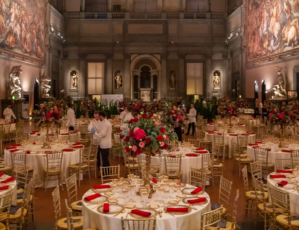 One of the past editions of the Luxury Charity Dinner by Fondazione Ant Italia Onlus in the Salone dei Cinquecento of Palazzo Vecchio (ph. Alessandro Fibbi)