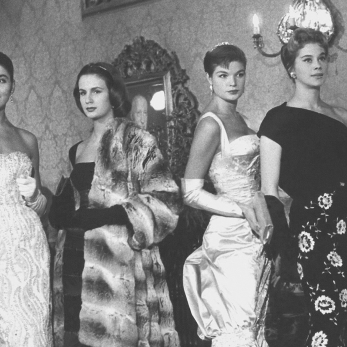 Mar. 03, 1966 - Italian Knitwear Fashion Shows in London: An Italian  Knitwear Fashion Show, presented by the Italian Institute Foreign Trade, is  being held this afternoon at the Carlton Tower Ballroom