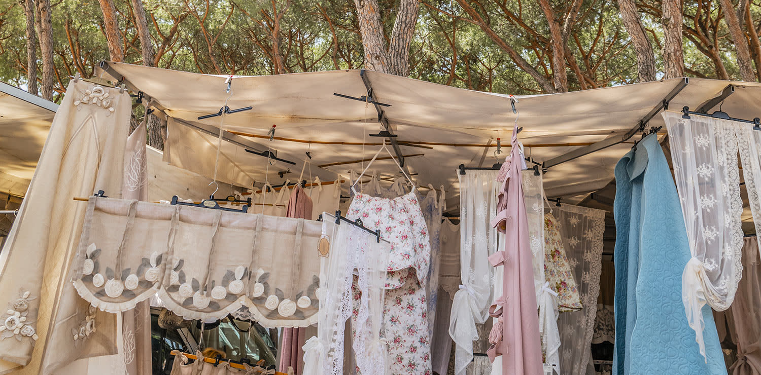 Mercato di Forte dei Marmi (ph. Lorenzo Cotrozzi)