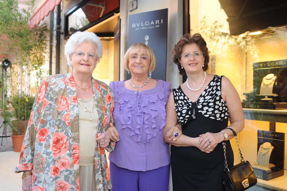 Forte dei Marmi

19 luglio 20009

festa e sfilata Bulgari da Cassetti.

La signora Cassetti (al centro) con Franca e Cristina Acidini