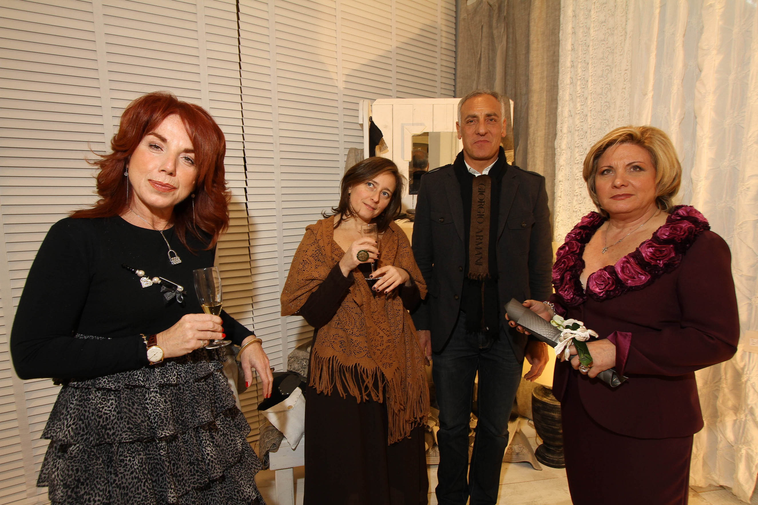 PRESSPHOTO Firenze, La Galleria. Nella foto  la titolare Betty Mastrangeli con il suo staff