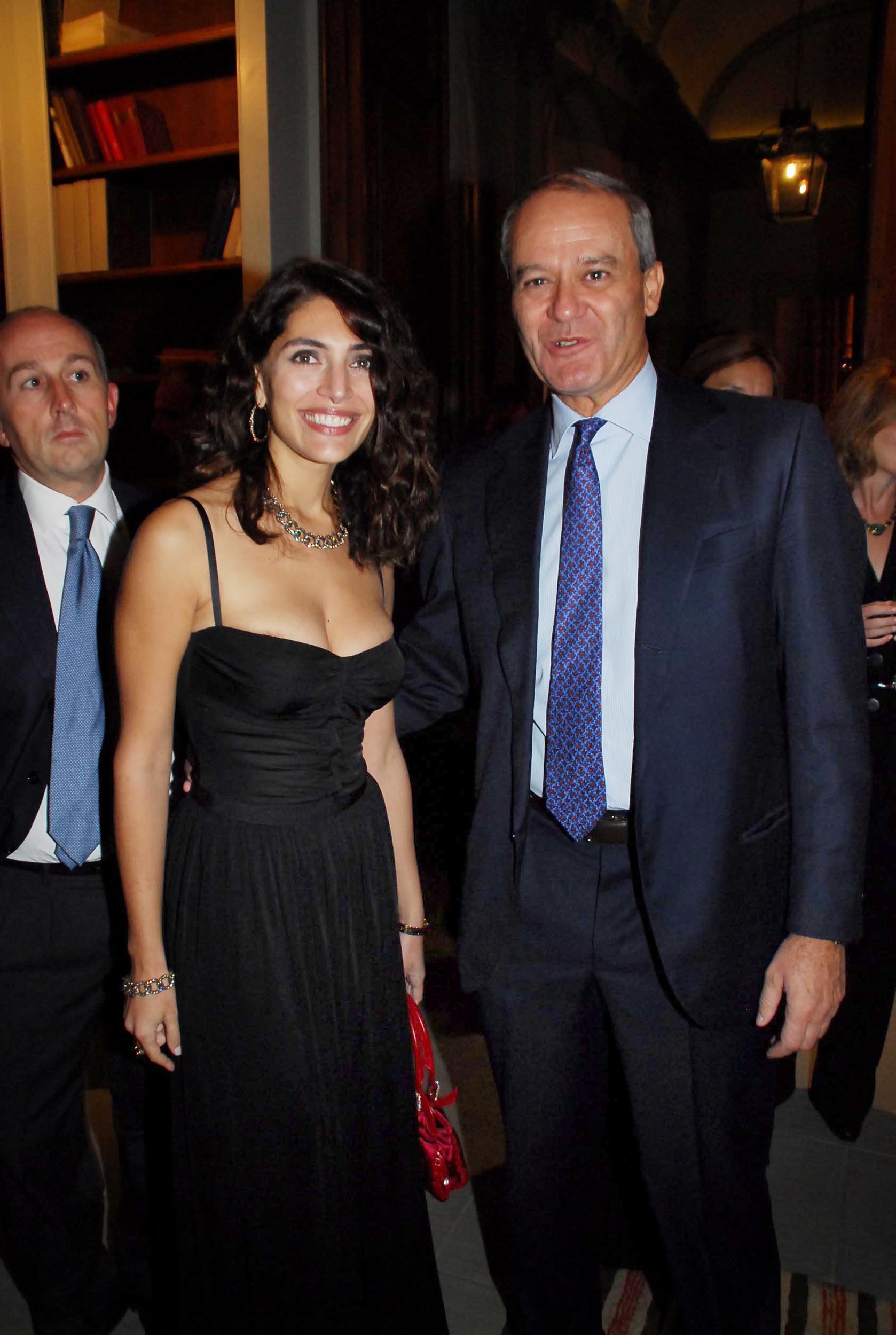 PRESSPHOTO Firenze, Cinema Odeon, Renzi assegna il Fiorino d'oro a Charles Aznavour, segue cena di gala a Palazzo Tornabuoni. In foto Caterina Murino con Jacopo Mazzei